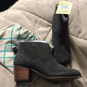 Dark Gray NWT TOMS Ankle Boot.